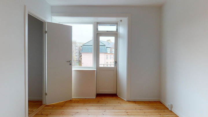 Bright 3-room apartment in Copenhagen NW with balconies – photo 2