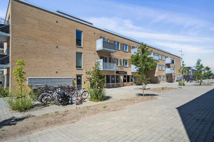 Moderne 1-værelses lejlighed med altan og gode faciliteter - Honningvænget, Tilst - 2