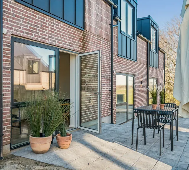 townhouse Rummeligt rækkehus i to etager nær Aalborg