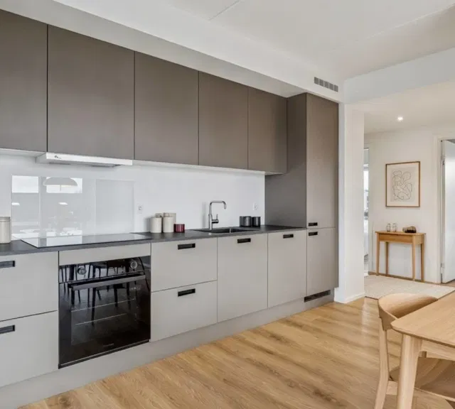 apartment Exclusive three-room apartment with west-facing balcony