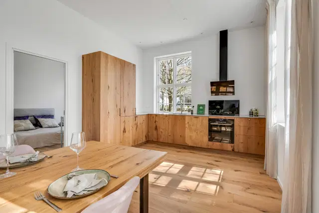 apartment Renoveret lejlighed med bevaret klassisk stil