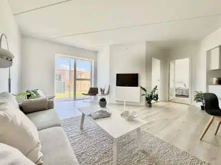 apartment Lys og rolig 3-værelses med privat terrasse