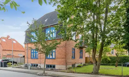 apartment Lys lejlighed på 2. sal med fælleshave