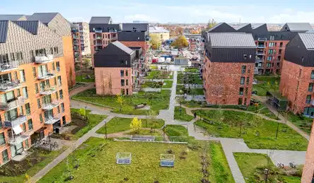 apartment Lys 3-værelses lejlighed med altan og vaskesøjle