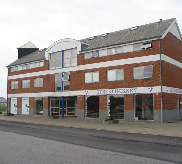 apartment Bright 1-bedroom apartment with loft and a large window section – ideal for commuters with parking