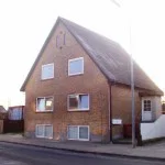 apartment Bright 3-room basement apartment of 84 m2 with walk-in closet – close to pedestrian street and station