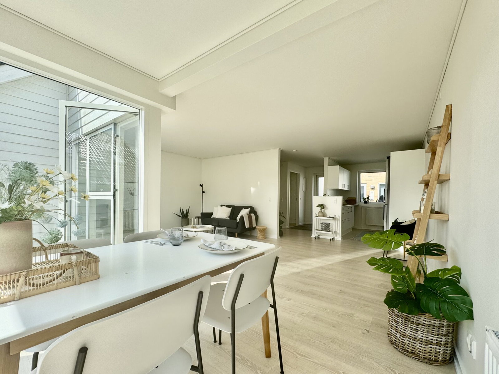 townhouse Rummeligt rækkehus med terrasse og tre værelser