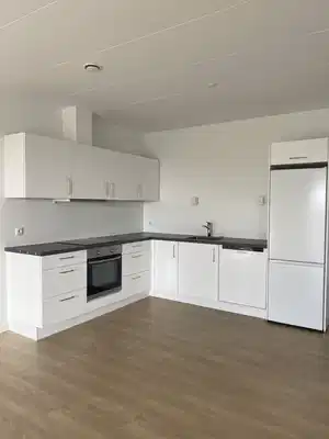 apartment Lys 3-værelses lejlighed med altan og god beliggenhed