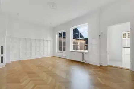 apartment Charmerende 2-plans lejlighed med stor privat terrasse