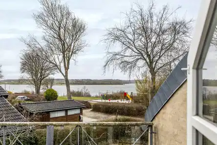 house Stor villa med fjordudsigt i Veddelev