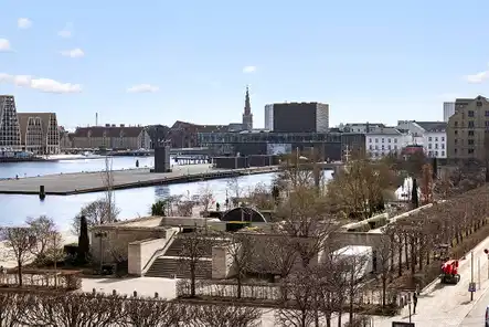 apartment KUN EXPATS: Lys og velindrettet lejlighed ved vandet