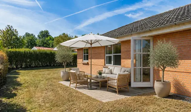 townhouse 4-værelses rækkehus med terrasse og have i Odense SØ