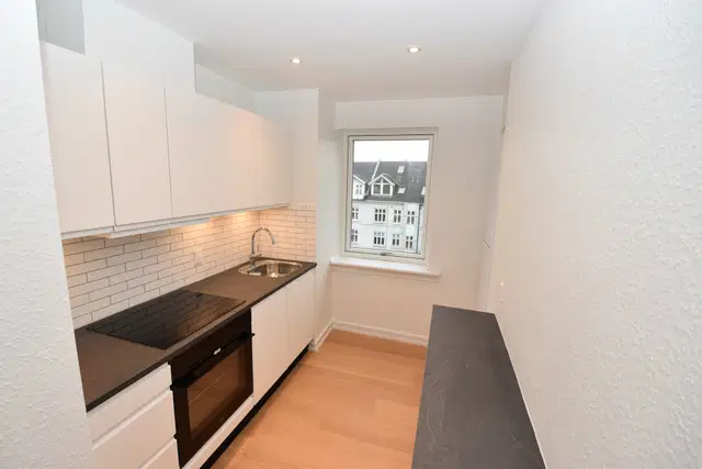 apartment Lys 2-værelses lejlighed med altan i Aalborg