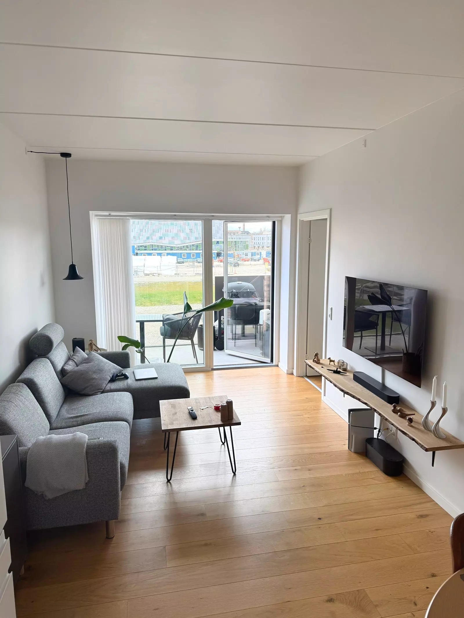 apartment 3-room with balcony, located by the fjord and nature