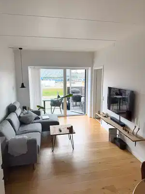 apartment 3-room with balcony, located by the fjord and nature