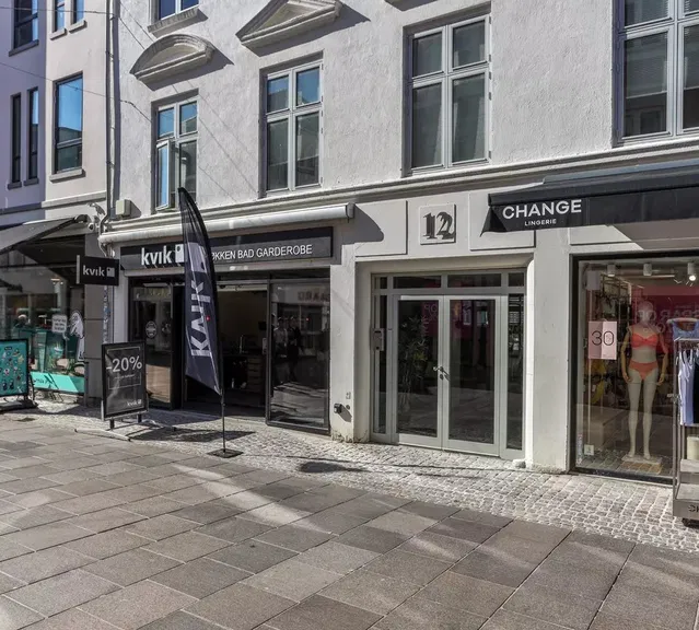 apartment Stilren og rummelig lejlighed i to plan midt i Aalborgs gågade