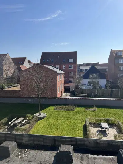 apartment Møbleret 59 m² lejlighed med solrig altan