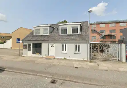 house Centralt byhus med bolig og erhverv i Herning