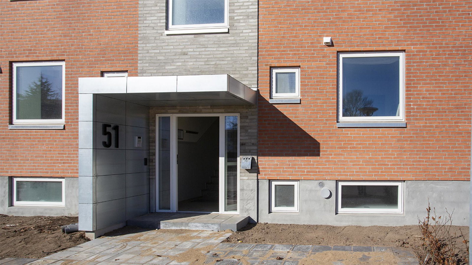 apartment Renoveret lejlighed med nye vinduer og gulve