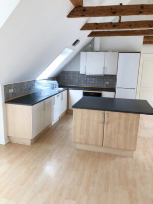 apartment Lys 3-værelses taglejlighed med stor privat altan