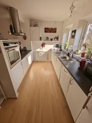 apartment Bright 4-room apartment close to city amenities