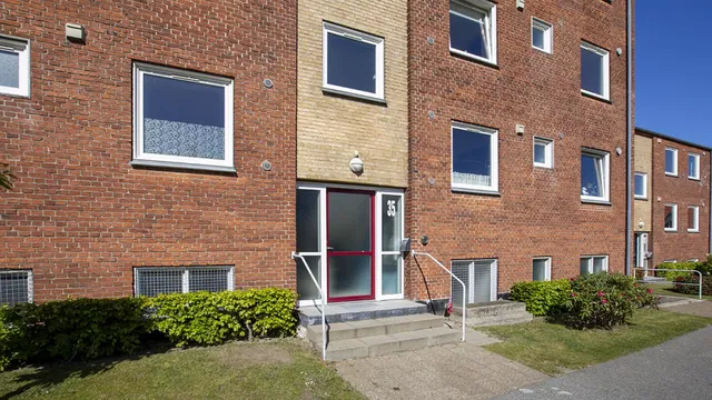 apartment Renovated apartment with a newer kitchen