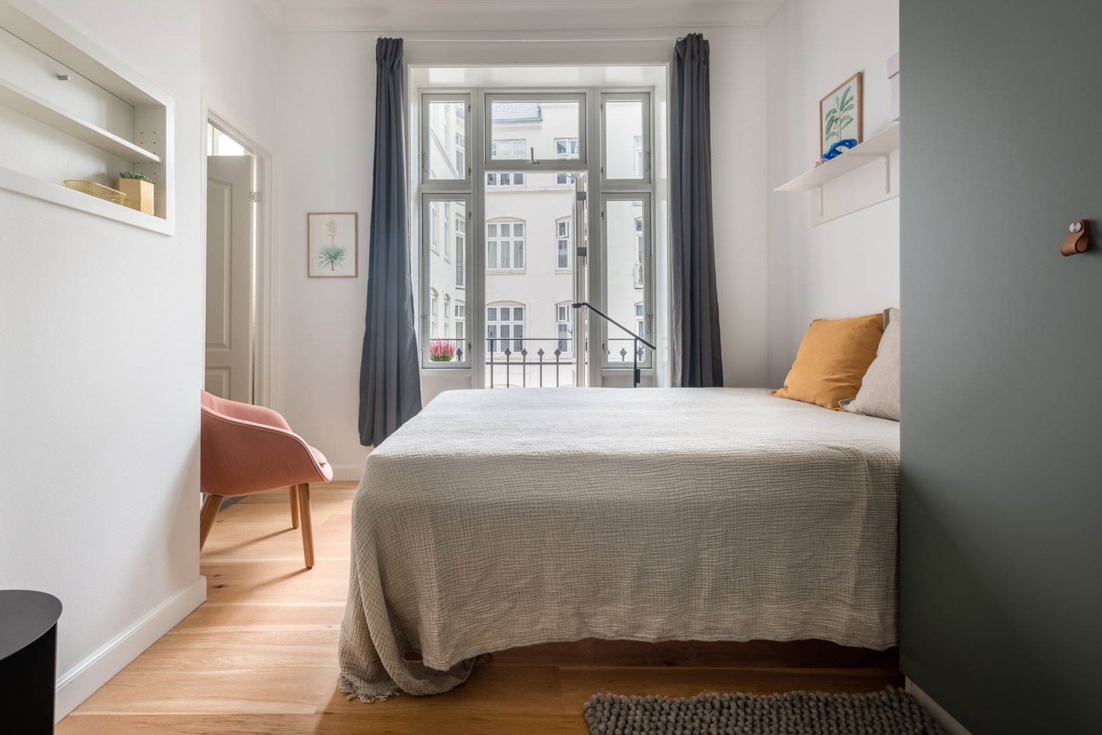 room Lyst værelse i renoveret lejlighed på Nørrebro