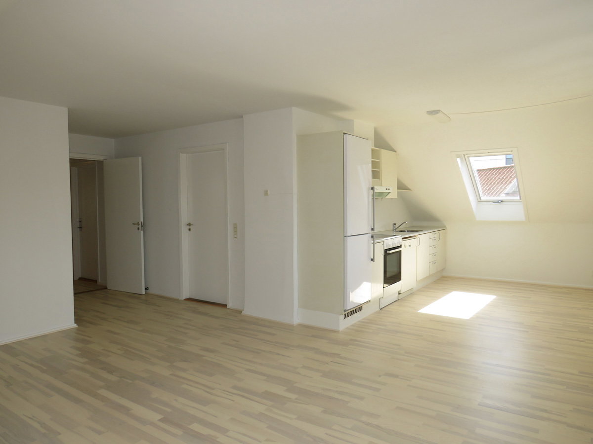 apartment Lys og rummelig 3-værelses lejlighed tæt på banegården
