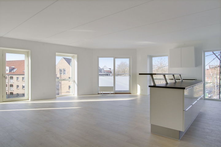 Exclusive corner apartment with balcony - Vindegade, Odense C - 0