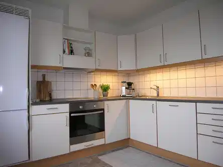 apartment Lys 3-værelses lejlighed på 77 m2 med altan og parkering – husdyr tilladt