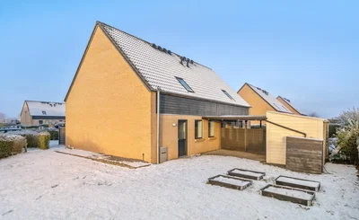 Lyst 5-værelses rækkehus med have i Regstrup - Irisvej, Regstrup - 1