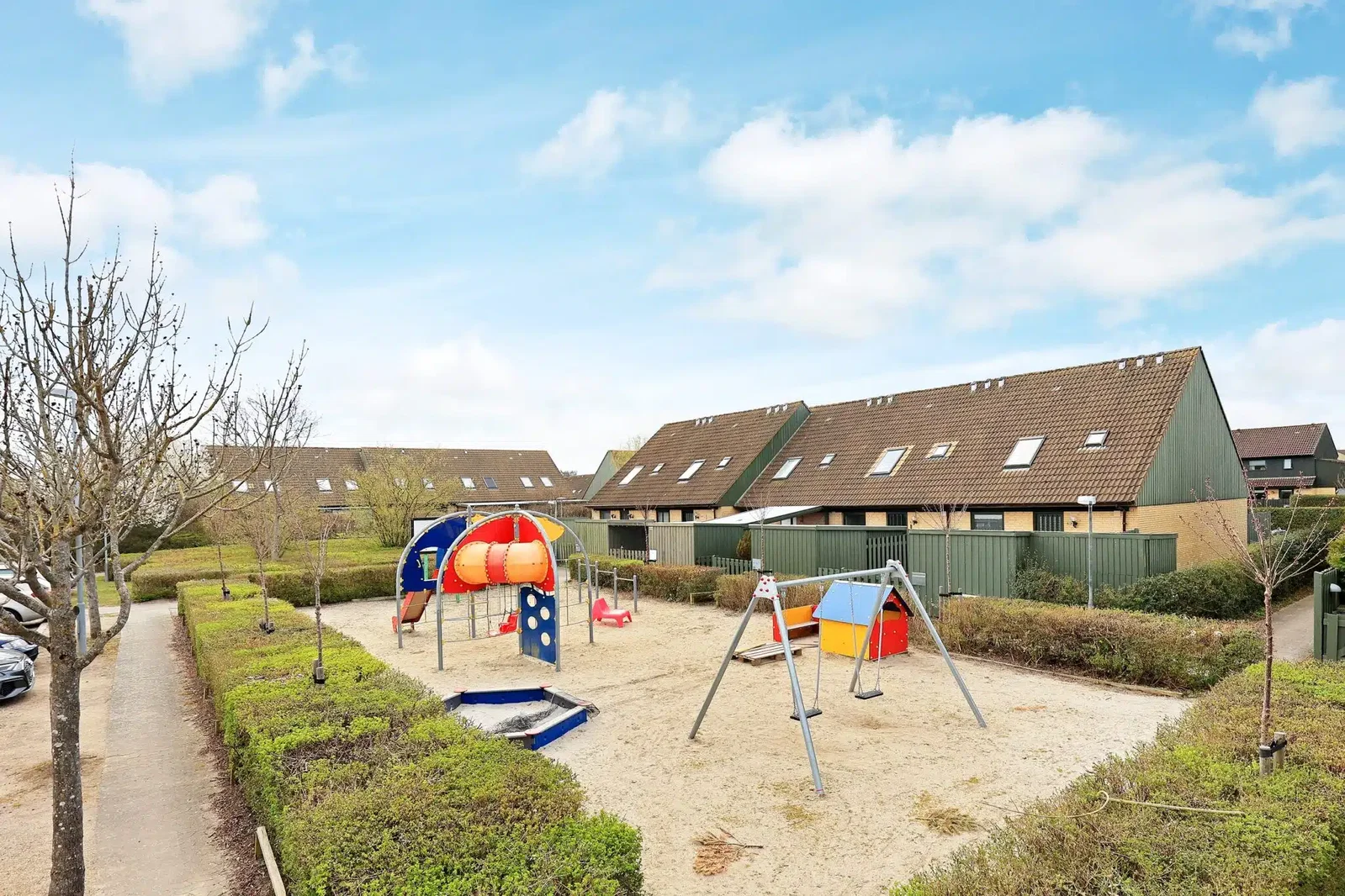 house Charming terraced house close to the beach and green areas