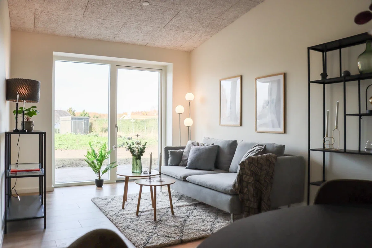 townhouse Bright apartment with private terrace and shed