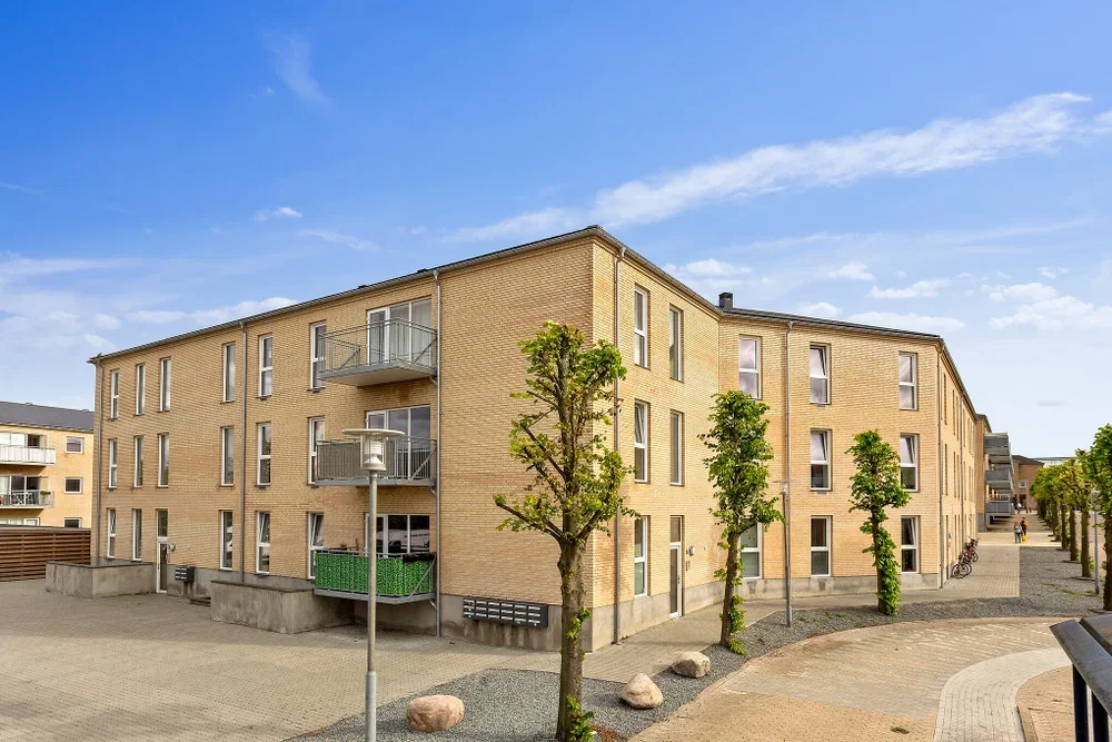 apartment 3-værelses lejlighed med altan og gode faciliteter