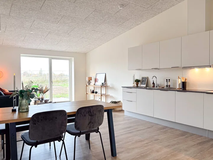 Bolig med terrasse, tre værelser og moderne faciliteter - Elisesvej, Kolding - 0