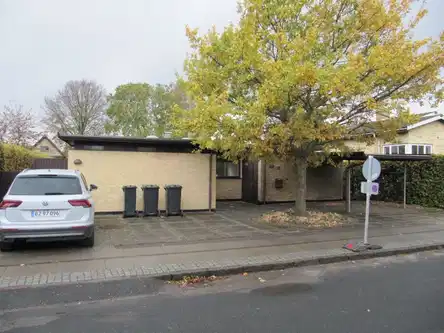house Pæn og velholdt villa - hyggelig udestue og skøn stor have