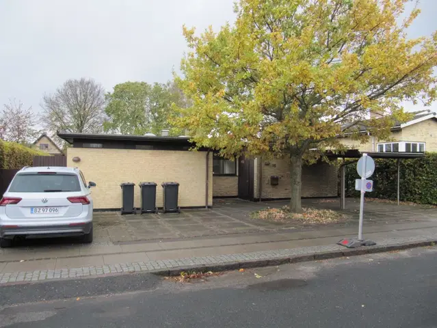 house Pæn og velholdt villa - hyggelig udestue og skøn stor have