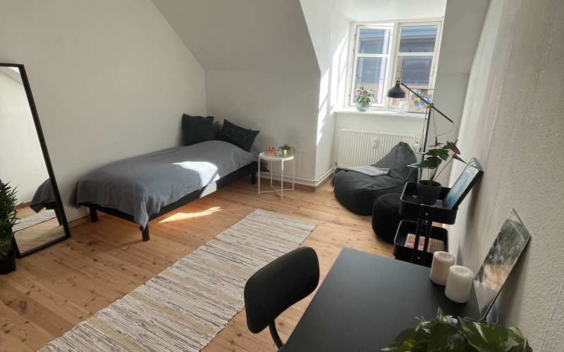 room Møbleret værelse i hjertet af Aalborg
