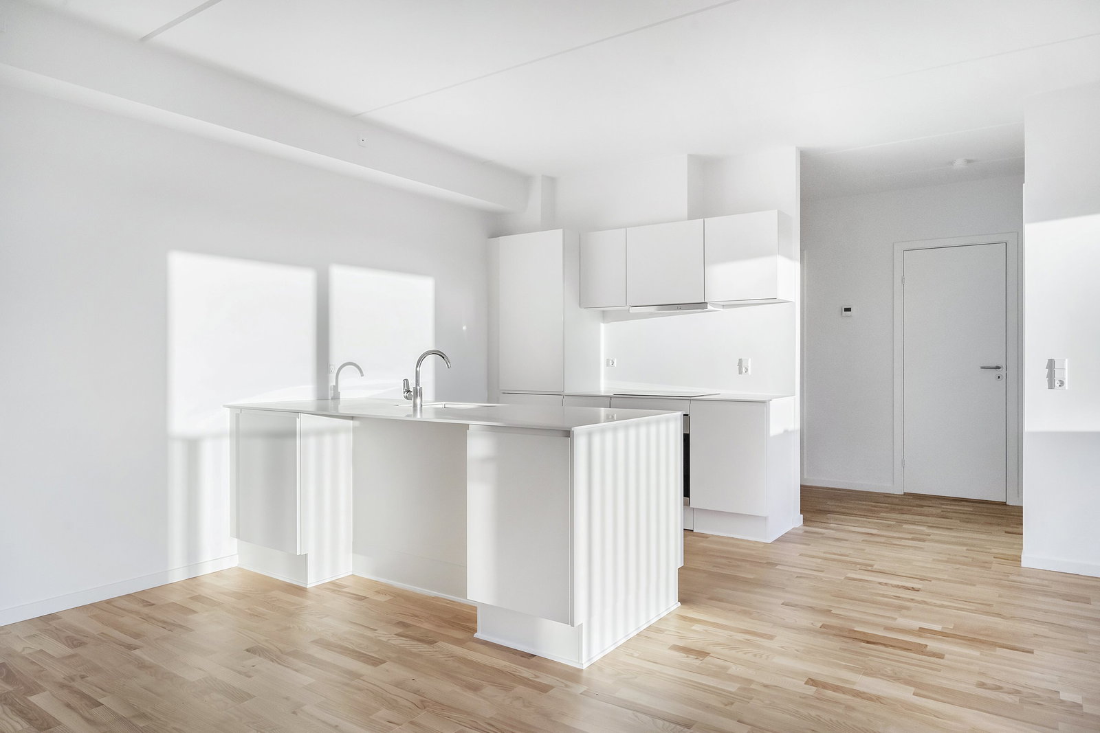 apartment Lys og moderne 4-værelses med altan og depot