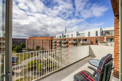 Lys og rummelig bolig med udsigt, elevator og to altaner - Markmandsgade, København S - 1