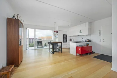 Lys og rummelig bolig med udsigt, elevator og to altaner - Markmandsgade, København S - 4