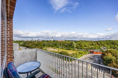 Lys og rummelig bolig med udsigt, elevator og to altaner - Markmandsgade, København S - 2