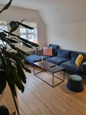 room looking for a flatmate to share a lovely 2-bedroom Apartment with me