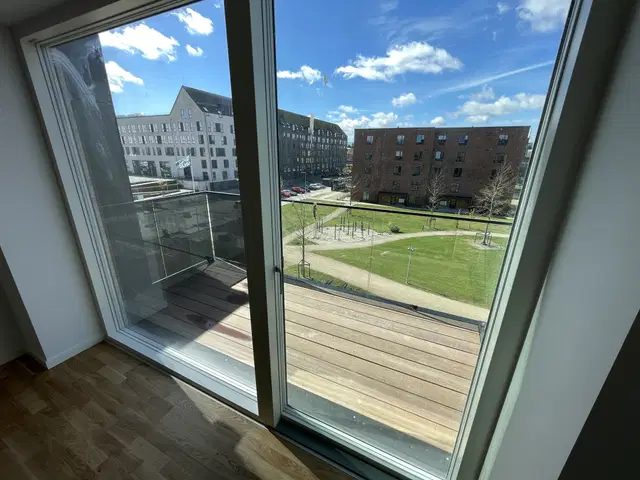apartment 3-værelses lejlighed med udsigt til park!