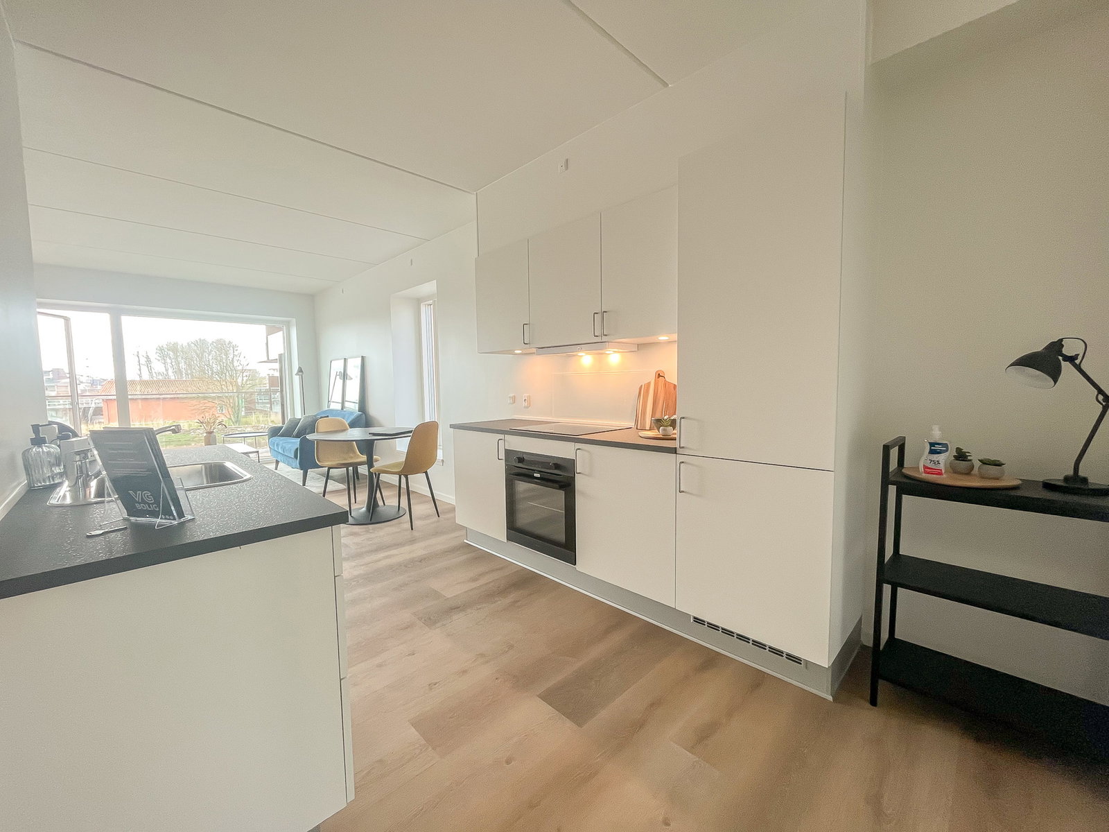 apartment Lys 4-værelses lejlighed på 1. sal!