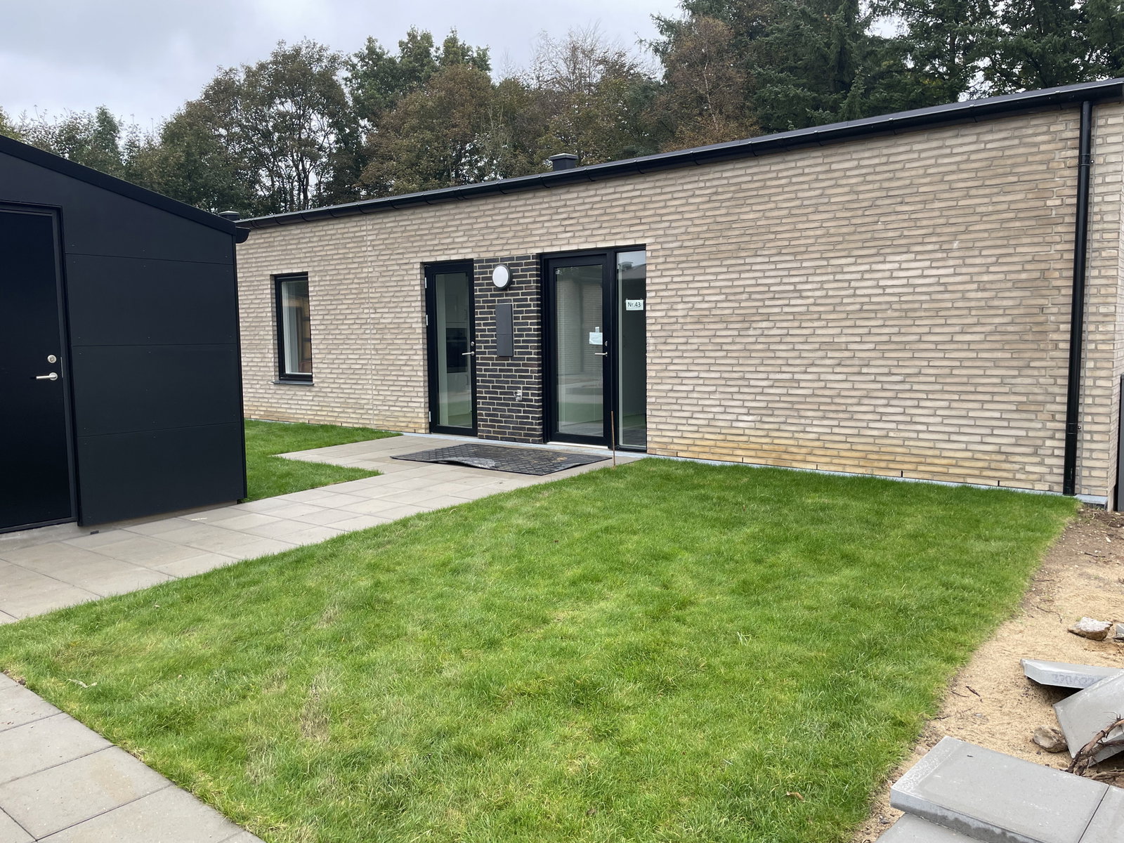 apartment 4-VÆRELSES RÆKKEHUS!