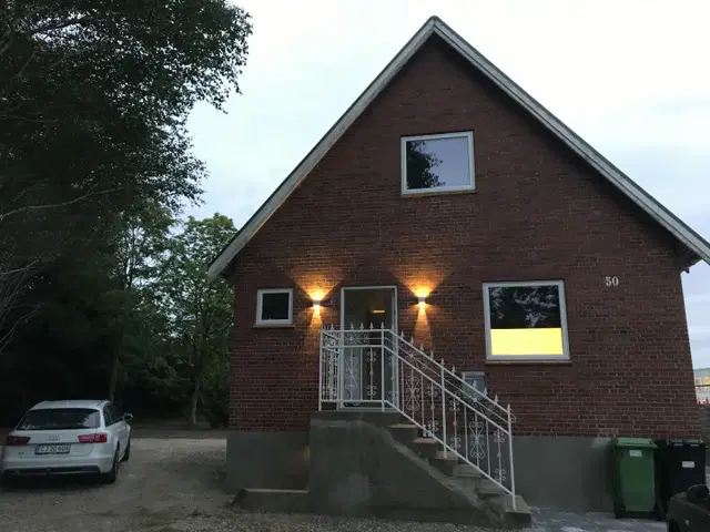 room Lyst værelse 15 m2 i roligt hus i Hasselager