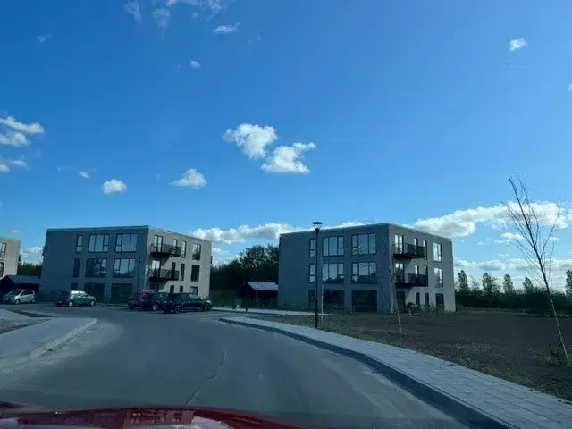 apartment Lys og moderne bolig med altan i Skævinge