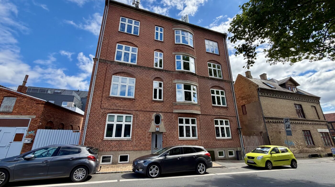 apartment Lys 3-værelses lejlighed på 77 m² i Odense C