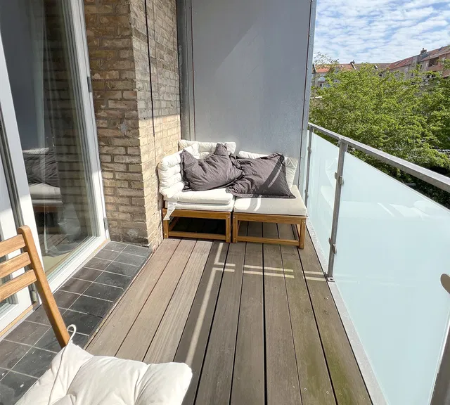 apartment Nyrenoveret 2 værelses i Øgaden med altan!
